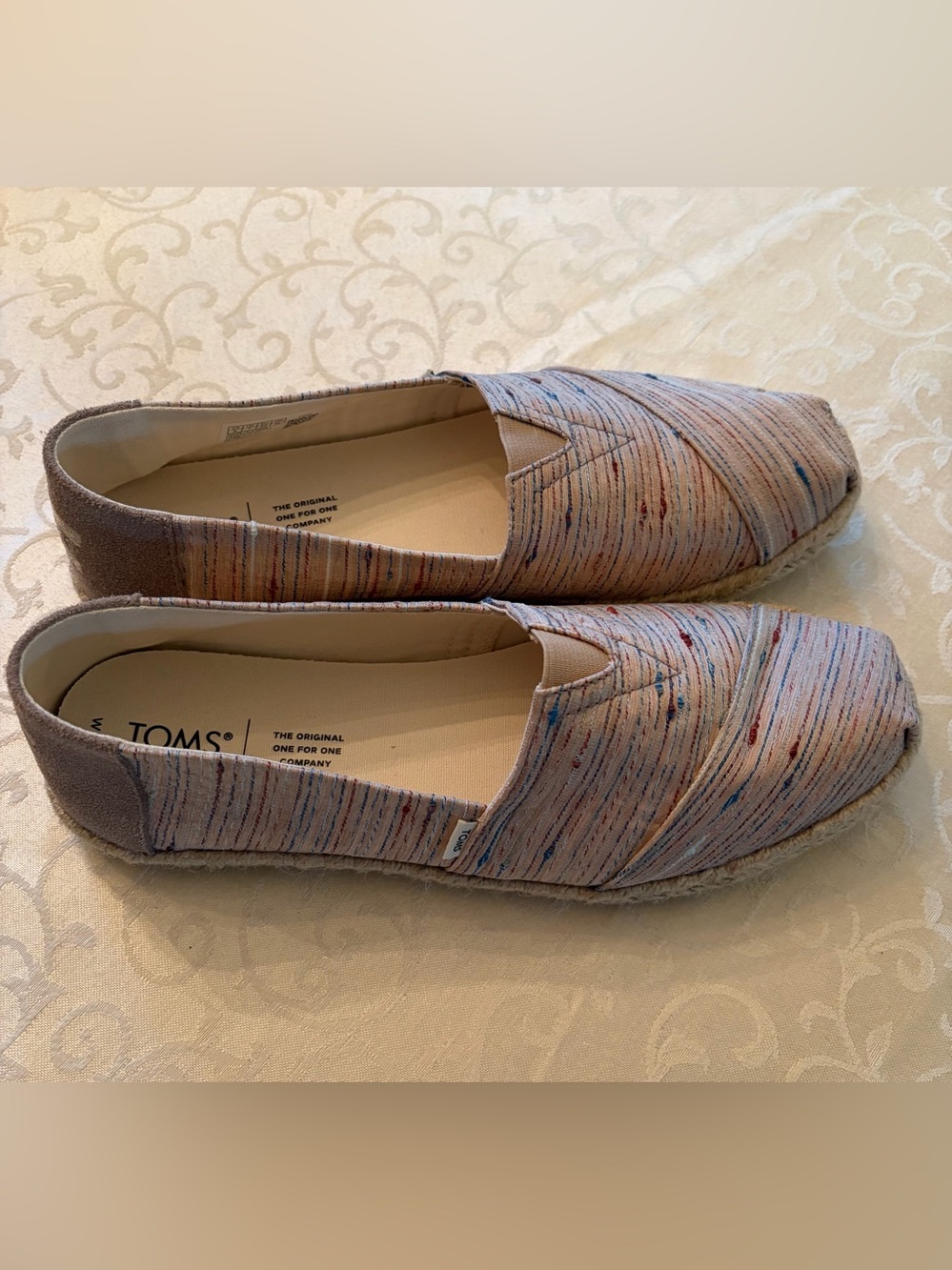 Toms Women's Size 9W Slip-On Flats in Light Beige with Multicolor Speckles 🩷💙💜🩵